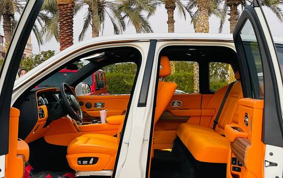 Rolls-Royce Cullinan rental in Dubai - CarHire24